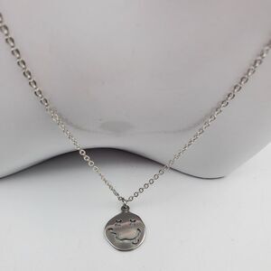 Silly smiles smiley face silver tone novelty necklace N0411 unisex